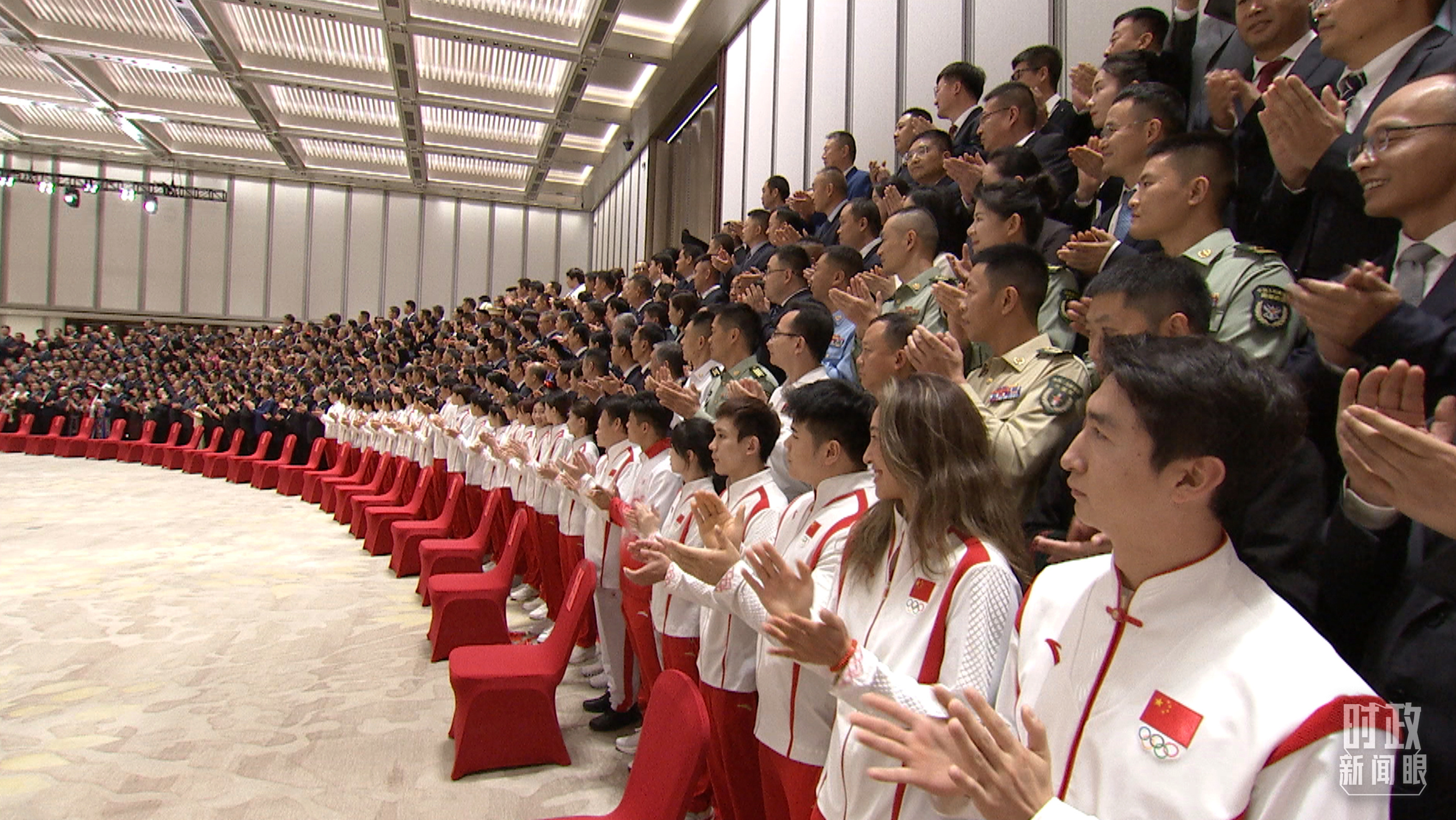 △接见现场的全国体育界代表。（总台央视记者张洛嘉拍摄）