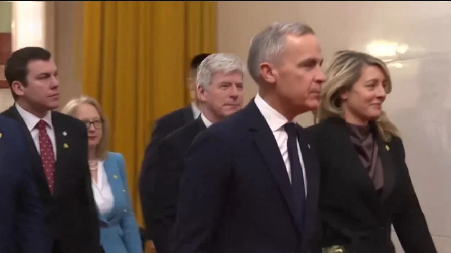 右一为乔利 视频截图