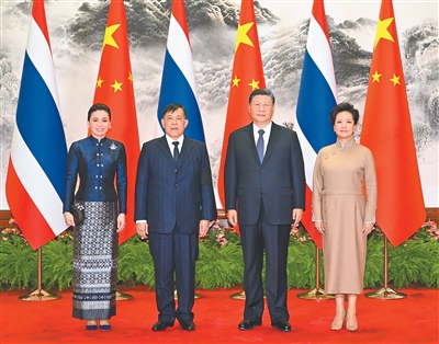 习近平会见泰国国王哇集拉隆功
