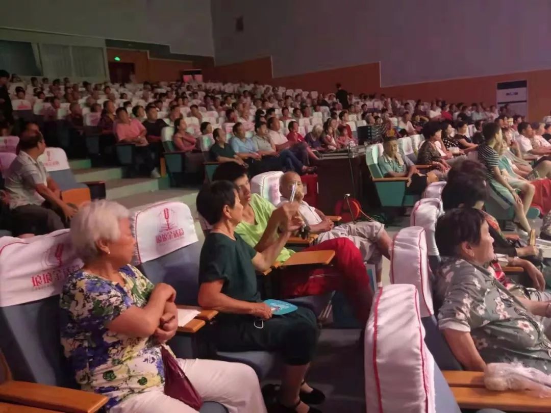 强国时评 ｜ “一元剧场”缘何受欢迎